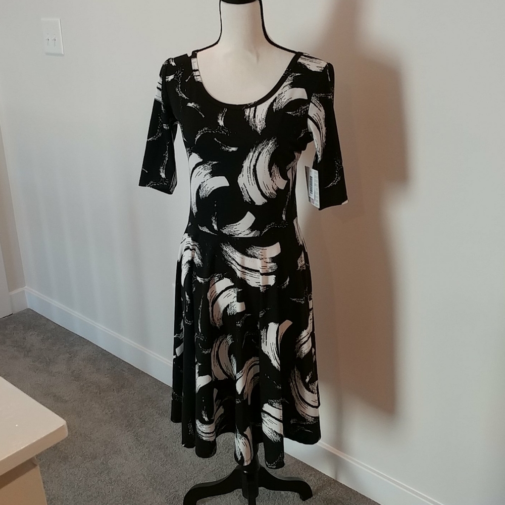 LuLaRoe Nicole dress